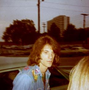 warrenarriving1.jpg